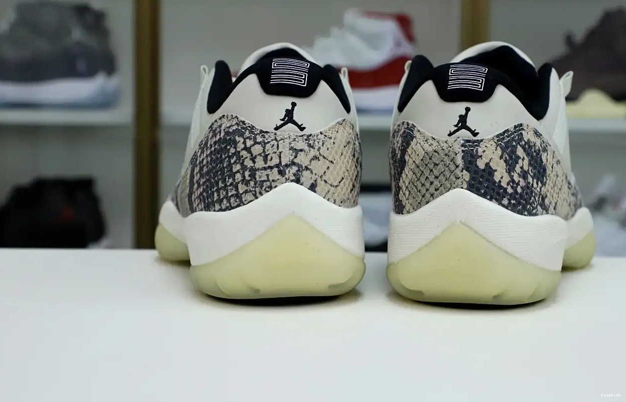 LIGHT BONE LOW SNAKESKIN 11 JORDAN AIR 0614